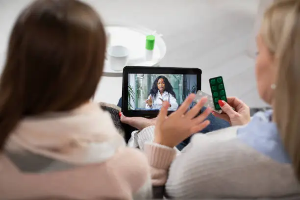 Managing Child Fevers at Home: When to Book an Online Pediatric Consultation in the UAE